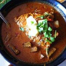 フィッシュヘッドカレーは予想より大きい