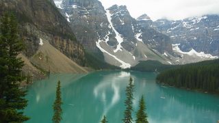 まさに青い湖！