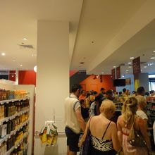 夕方のレジは激混みでした。