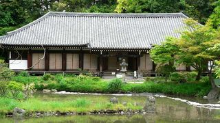 浄土式庭園で知られる浄瑠璃寺（じょうるりじ）