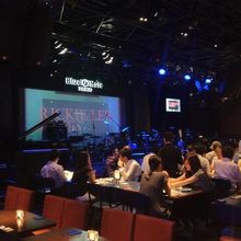 ライブがはじまる前の店内の様子