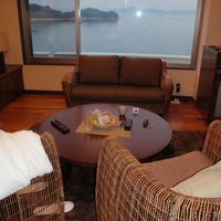 バスローブと浴衣あり。スリッパは使い捨てタイプ