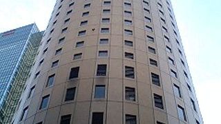 梅田のシンボル円柱型のビル！