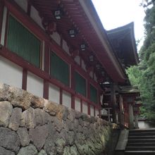 石上神宮の西回廊です。