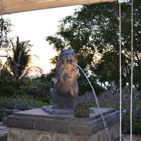 施設内にはこんなモニュメントがいっぱい！バリ気分全開！！