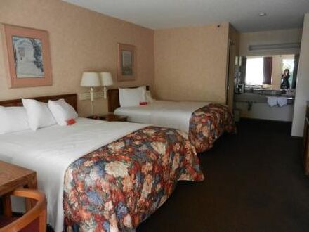 ラマダ リミテッド オブ ギルロイ 写真