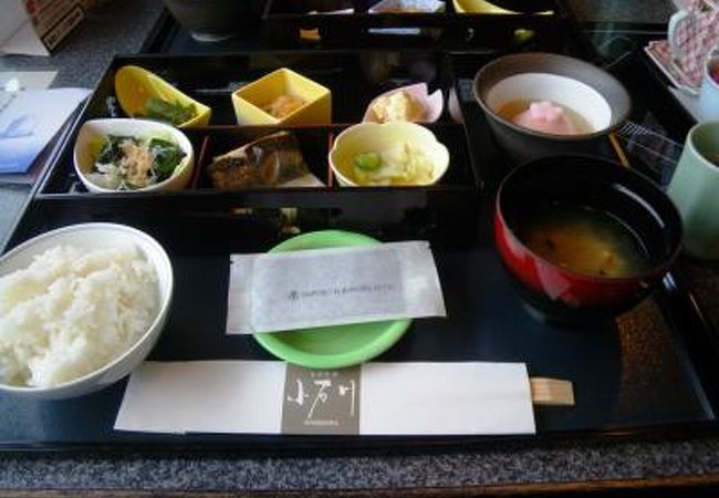 季節感が感じられない和朝食にがっかり↓