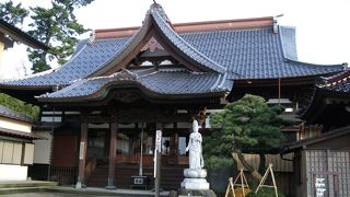 庄内には六体の即身仏（ミイラ）があるとのことで、そのうち二体がここにあります