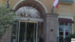 本物の「鹿」がいるので、お店の名前も「シカ」なんです