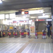西中島南方駅の改札