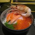 自分で選べる海鮮丼！