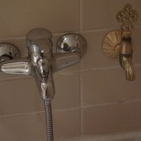 各部屋でも温泉が出ます。