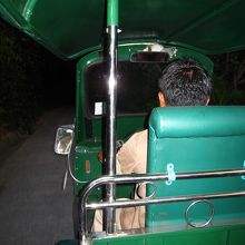トゥクトゥクで送迎