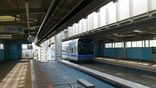 のんびりとした住宅街にある駅です