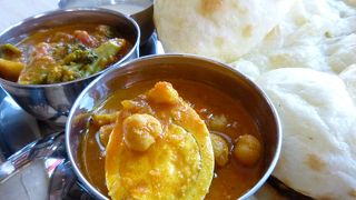 石山通のインド人が作るインドカレー