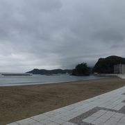 松崎海岸 (松崎海水浴場) --- 天気が良かったら、西伊豆の美しい風景が見れたのでしょうが・・・。