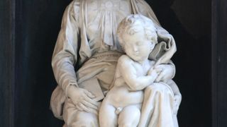 ブルージュ聖母教会　イタリア以外には唯一のミケランジェロの作品が