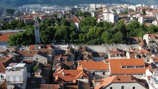 隣接した鐘楼からの眺めは素晴らしいです