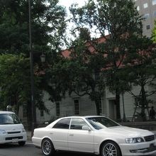 案外木々に囲まれています