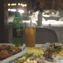 繊細な味付けの料理をテラスで楽しめます