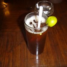 アイスティー、最初からすごく甘いです。