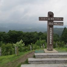 下り線屋外施設、大日ヶ岳（曇天）