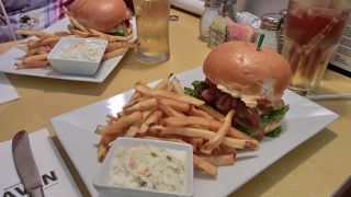 探し求めたバーガー店