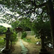 石垣地区のうえにある弓削神社