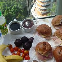 ベランダでの朝食