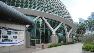 面白い形の建物