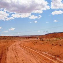 アッパーアンテロープキャニオンへ向かう道。ガタガタです。