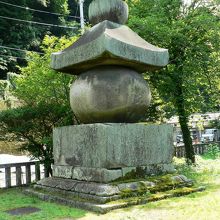 京都府八幡市の「航海記念塔」