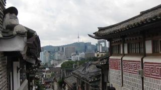 坂の上から見る景色が素敵です。