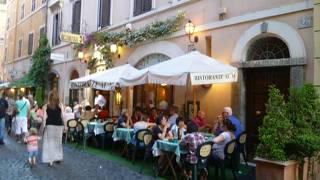 スペイン階段近く　いろいろな種類あり