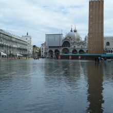 水に浸かったサンマルコ広場