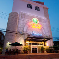 ゴールデンパームカジノ＆ホテル　カンボジア　外観