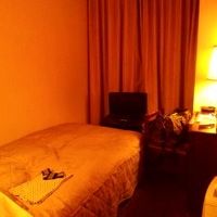 ｼﾝｸﾞﾙですが極端に狭いとかでは無いですよ♪