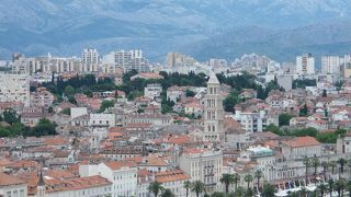 海と旧市街が一望できます