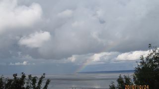 虹とモンサンミッシェル