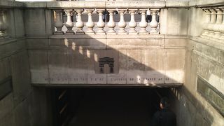 凱旋門からのパリの眺めは最高！