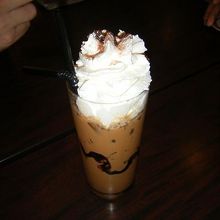 毎度　お堀を抜けた先の喫茶店で　これを！　甘いです