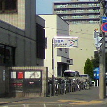 駅自体は古くないです