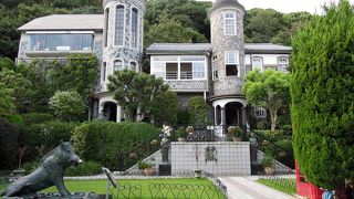 本当にうろこで出来た家のようでした。