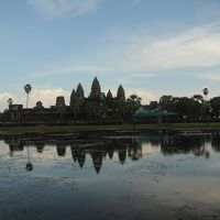 湖に浮かぶアンコールワット