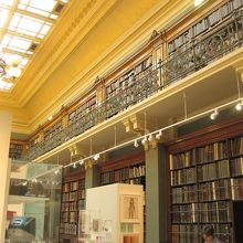 蔵書も凄いです