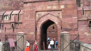 ガイドさんの説明があった方がよい