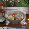 麦茶・おしんこ付の絶品ソーキソバのお店♪