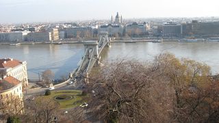 ブダとペストをつなぐ始めての橋