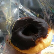 チョコレートドーナツ