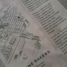 ウラはこんなカンジ。海外のベーカリーみたいですね。